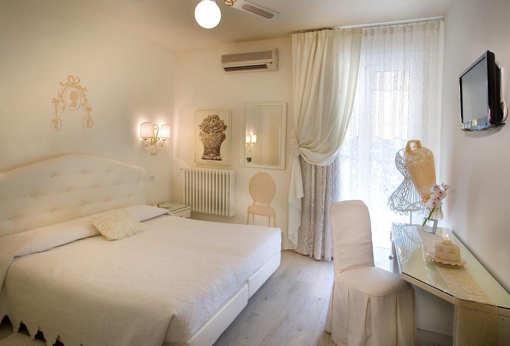 Hotel Serenella Sirmione Pokoj fotografie